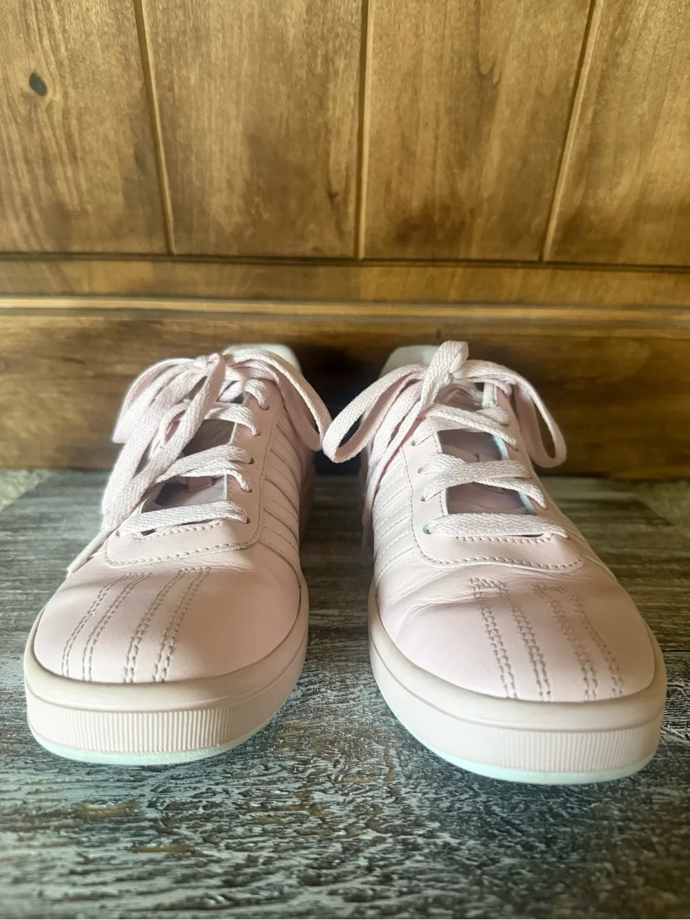 K SWISS COURT PINK TENNIS SHOES